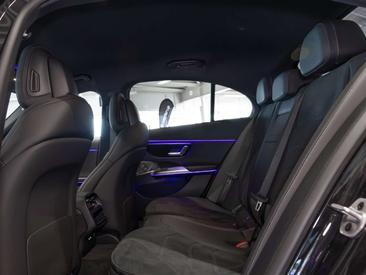 Mercedes Classe E 300 Night Edition — photo 6