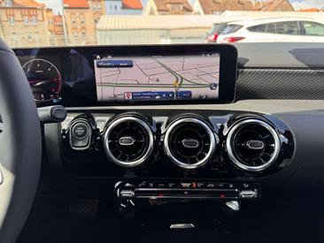 Mercedes CLA 200 — photo 17