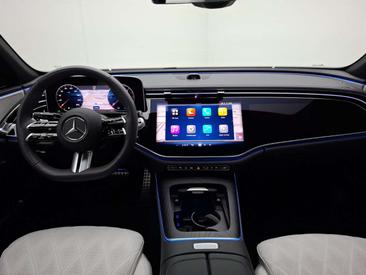 Mercedes Classe E 220 Night Edition — photo 10