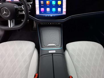 Mercedes Classe E 220 Night Edition — photo 14