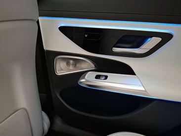 Mercedes Classe E 220 Night Edition — photo 22