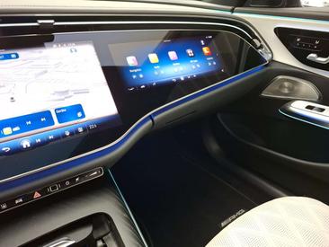 Mercedes Classe E 220 Night Edition — photo 25