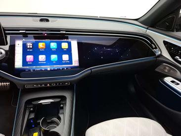 Mercedes Classe E 220 Night Edition — photo 27