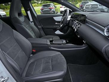 Mercedes Classe A 200 Night Edition — photo 11