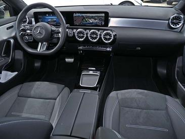 Mercedes Classe A 200 Night Edition — photo 12