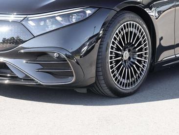 Mercedes EQS 580 Premium Plus — photo 11