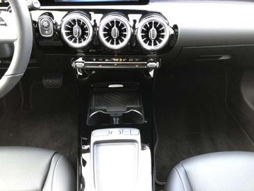 Mercedes Classe A 200 Night Edition — photo 15