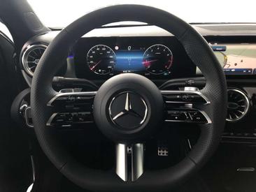 Mercedes Classe A 180 Night Edition — photo 11