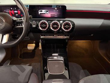 Mercedes CLA 200 Premium — photo 10