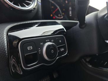 Mercedes CLA 200 Premium Plus — photo 17