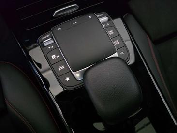 Mercedes CLA 200 Premium Plus — photo 37