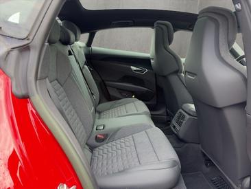 Audi E-tron GT Quattro E-tron Quattro — photo 18