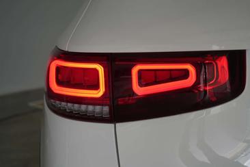 Mercedes GLB 200 AMG Line — photo 8