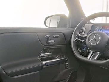 Mercedes EQB 250 Premium Night — photo 4