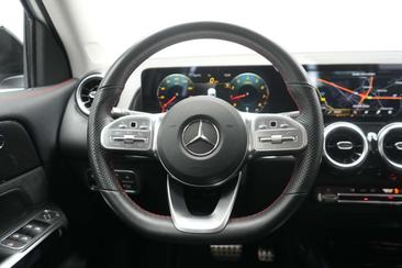 Mercedes GLB 200 AMG Line — photo 23