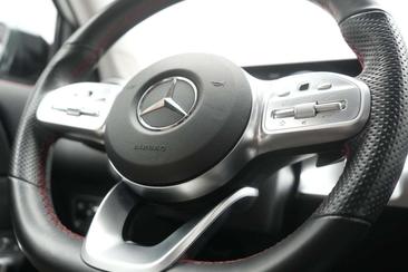 Mercedes GLB 200 AMG Line — photo 26