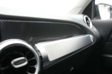 Mercedes GLB 200 AMG Line — photo 31