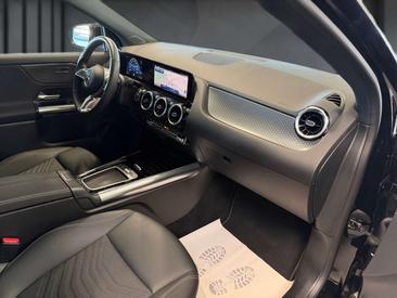 Mercedes GLA 200 — photo 12