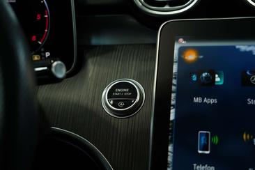 Mercedes Classe C 300 AMG Line — photo 36
