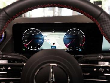 Mercedes GLA 200 — photo 10