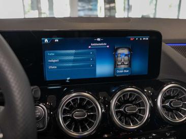 Mercedes GLA 200 — photo 12