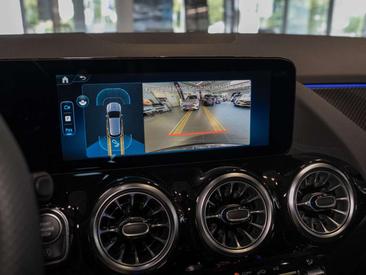Mercedes GLA 200 — photo 14