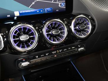 Mercedes GLA 200 Night Edition — photo 18