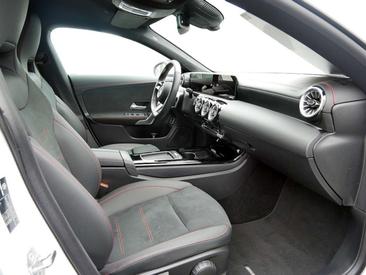 Mercedes CLA 220 AMG Line — photo 4