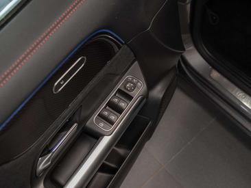 Mercedes GLA 200 — photo 17