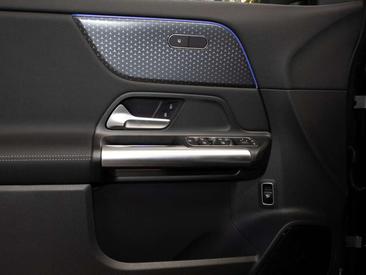 Mercedes GLA 200 Night Edition — photo 21