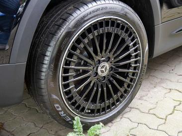 Mercedes EQB 250+ AMG Line — photo 7
