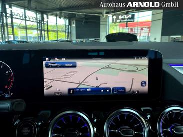 Mercedes GLA 200 — photo 11