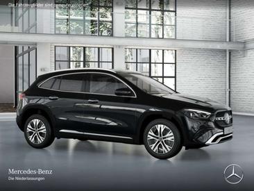 Mercedes GLA 200 — photo 15