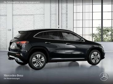 Mercedes GLA 200 — photo 16