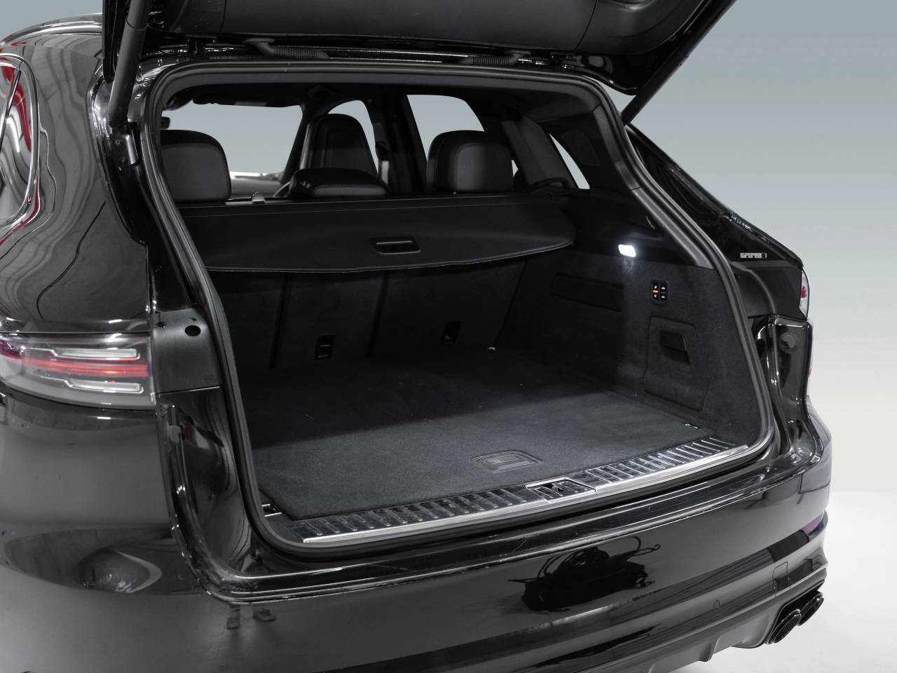 Porsche Cayenne III E-Hybrid Platinum Edition - 2023 - Joinsteer - #19