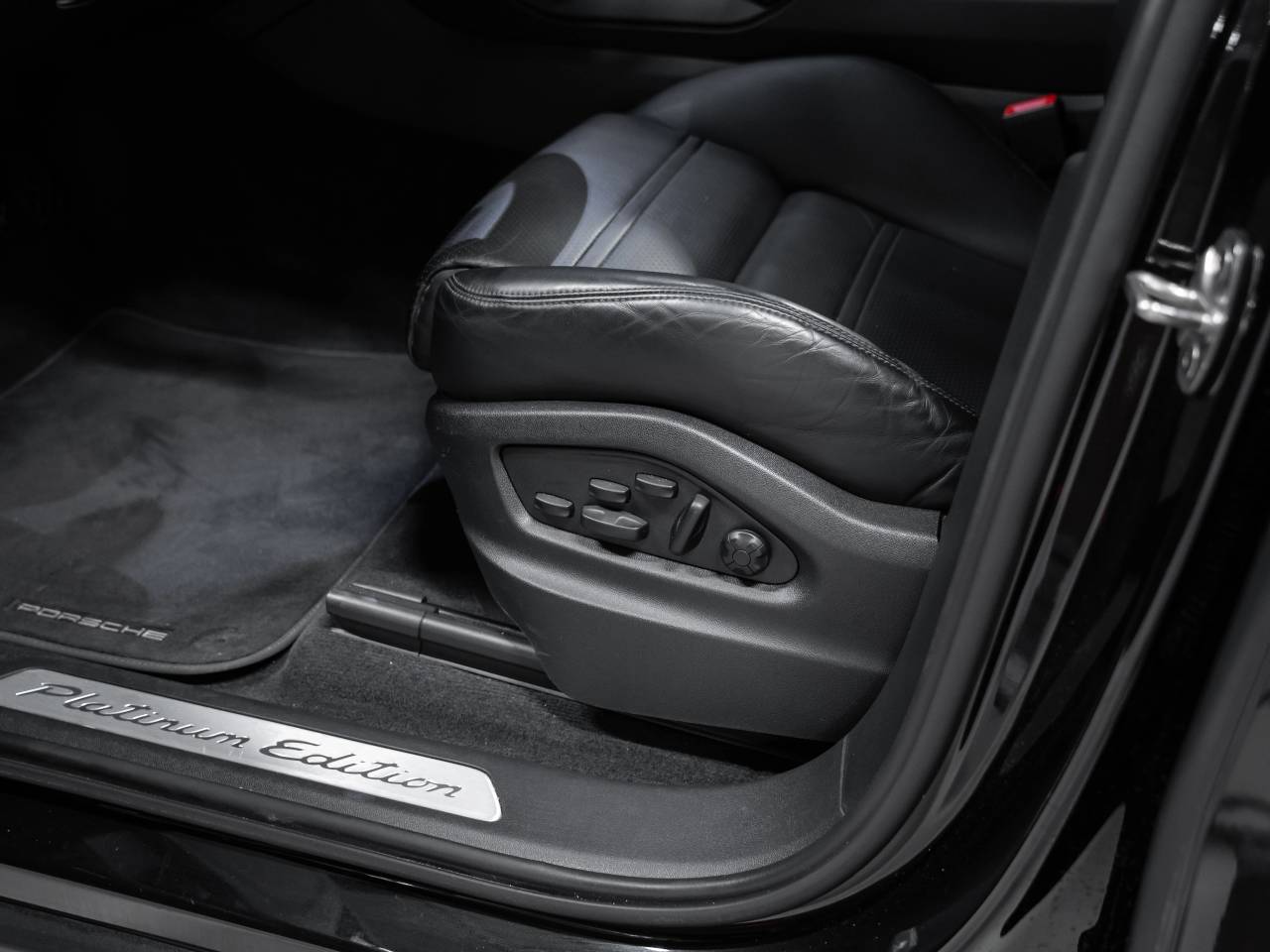 Porsche Cayenne III E-Hybrid Platinum Edition - 2023 - Joinsteer - #20