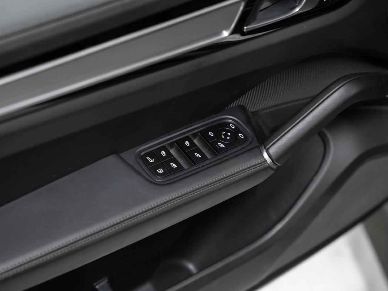 Porsche Cayenne III E-Hybrid Platinum Edition - 2023 - Joinsteer - #21