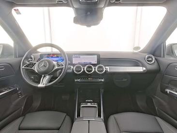 Mercedes EQB 300 — photo 4