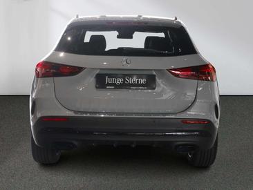 Mercedes GLA 200 Night Edition — photo 4