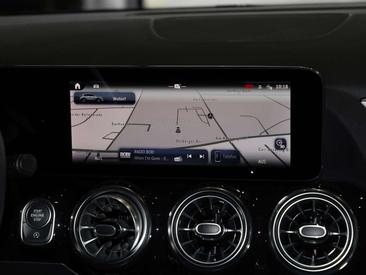 Mercedes GLA 200 Night Edition — photo 8