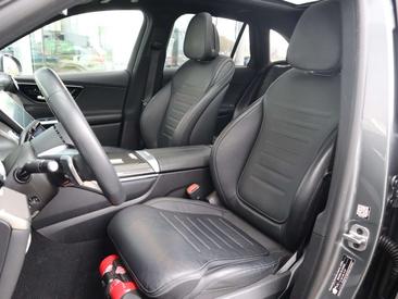 Mercedes GLC 300 AMG Line — photo 12