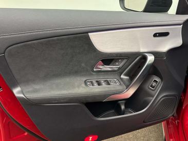 Mercedes CLA 200 Night Edition — photo 15