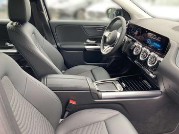 Mercedes GLA 180 — photo 9