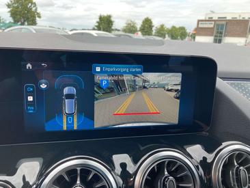 Mercedes GLA 180 — photo 12