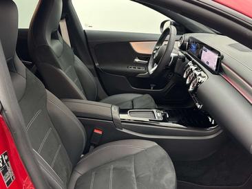 Mercedes CLA 200 Night Edition — photo 13