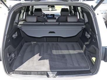 Mercedes GLB 250 Night Edition — photo 4
