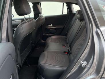 Mercedes GLA 180 — photo 6