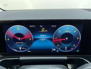 Mercedes GLA 180 — photo 7