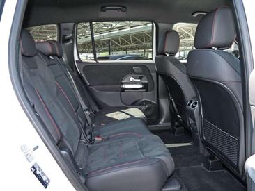 Mercedes GLB 250 Night Edition — photo 9