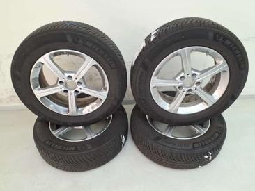 Mercedes GLA 180 — photo 10